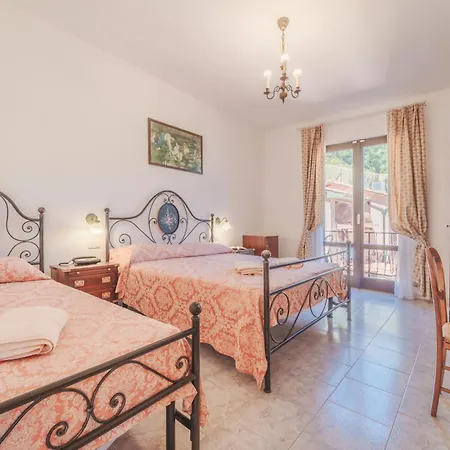 Hotell Lo Scirocco 3*