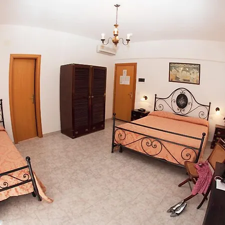 Hotel Lo Scirocco 3*